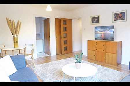 1 Bed Flat, Stuart House, W14 - Photo 2