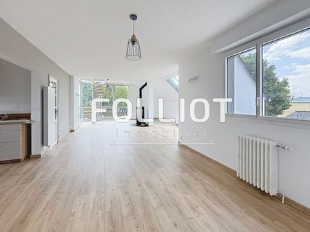 A louer : Maison d'architecte à Fougères 6 pièce(s) 149.78 m2 - Photo 2