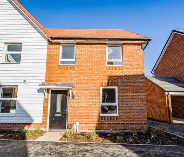 3 bedroom semi-detached house to rent - Photo 4
