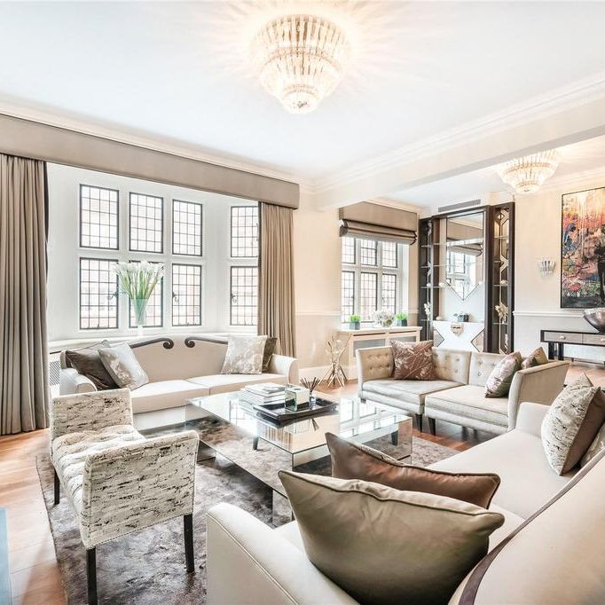 4 bedroom flat to rent - Photo 1