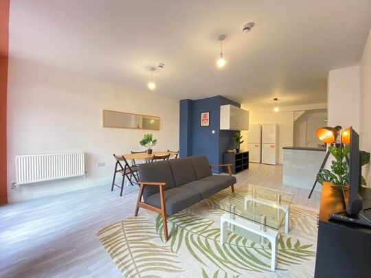 1 bedroom in a house share to rent - Photo 1