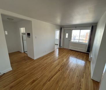 3 1/2 Côte Des Neiges-(tous-inclus)1250$ - Photo 2