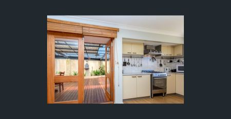 Quality Family Home + Workshop - Photo 5