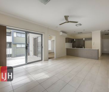 MODERN 2 BEDROOM UNIT IN CENTRAL LOCATION - Photo 1
