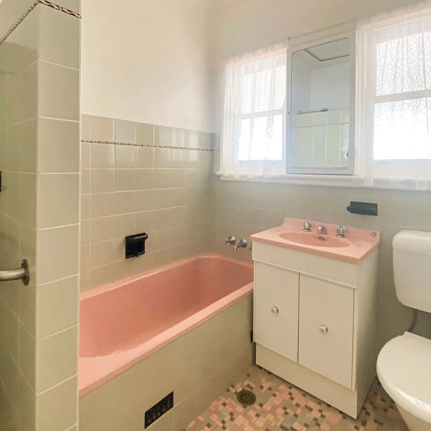 Spacious Family Home - Photo 1