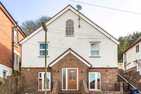 Croft Road Godalming, Surrey - 1 bedroomProperty for lettings - Seymours - Photo 3