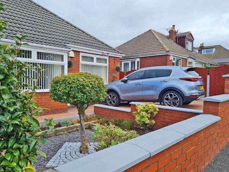 Carlton Way, Royton, OL2 - Photo 2