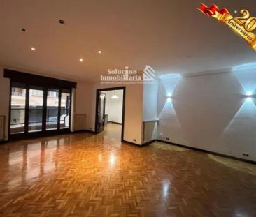Piso en alquiler en Centro - Photo 1