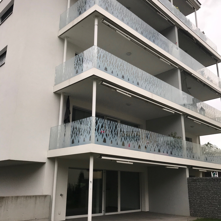 Grosszügige, helle 3 1/2- Zimmer Wohnung im 3. OG mit Balkon - Photo 1