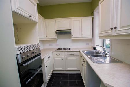 2 bedroom terraced house to rent - Photo 4