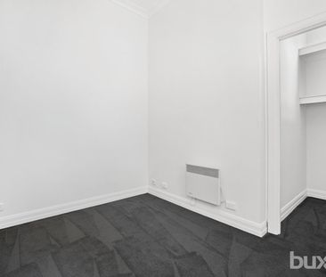 SPACIOUS 1 BEDROOM APARTMENT - Photo 5