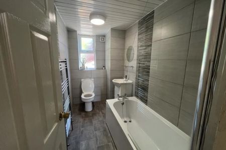 Headingley Avenue - , - Photo 3