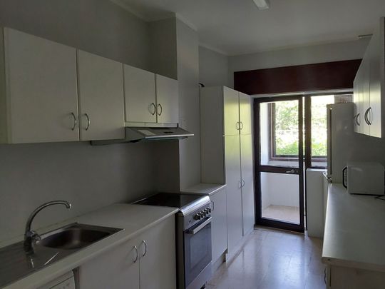 Simpático Apartamento T2 para Arrendamento junto à Foz do Douro - Photo 1