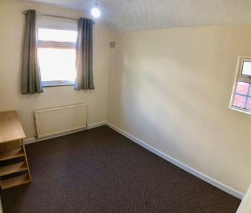 4 bedroom terraced house to rent - Photo 2