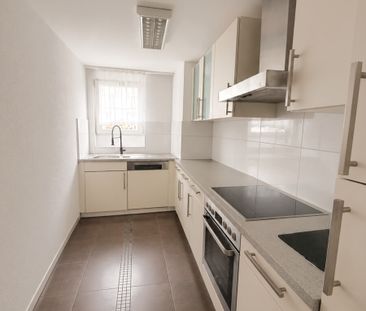 Zentrale 3.5-Zimmer-Wohnung im Hochparterre mit grossem Balkon und eig - Foto 1