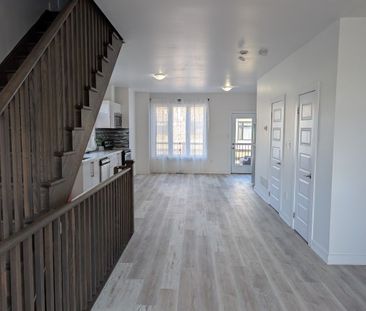 For Lease - 540 Essa Road Unit# 17, Barrie, Ontario - Photo 2