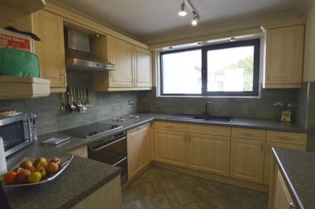 Wykeham Lodge, Chaddesley Glen - Photo 5