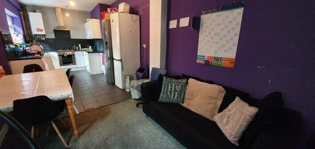 5 bedroom house to rent - Photo 1