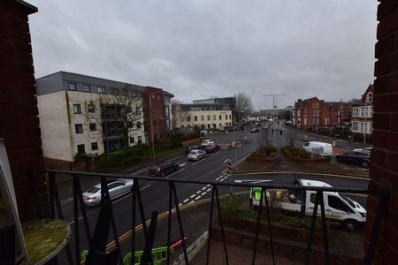 3 bedroom apartment to rent - Photo 2