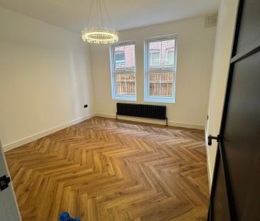 4 bedroom semi-detached house to rent - Photo 2