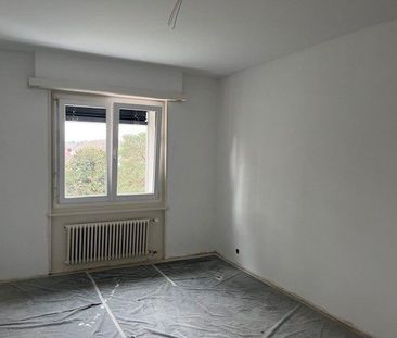 Appartement de 4 pièces entièrement rénové au 2ème étage - Foto 1