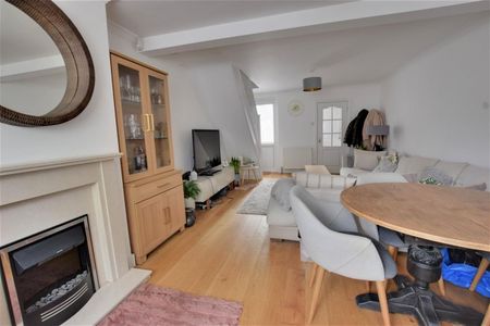 Liverpool Road, Watford - Photo 2