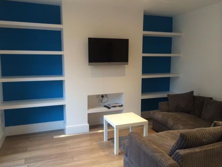 4 bedroom terraced house to rent - Photo 3