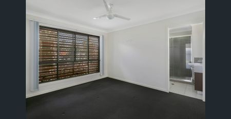 Stunning family home in the heart of Victoria Point - Photo 2