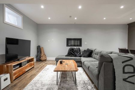 For Lease - 106 Port Royal Avenue, Vaughan, Ontario - Photo 2