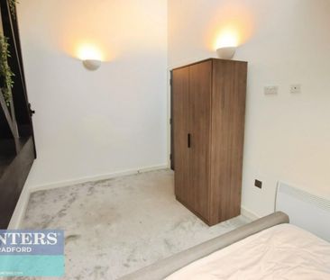2 bedroom Flat To Let - Photo 5