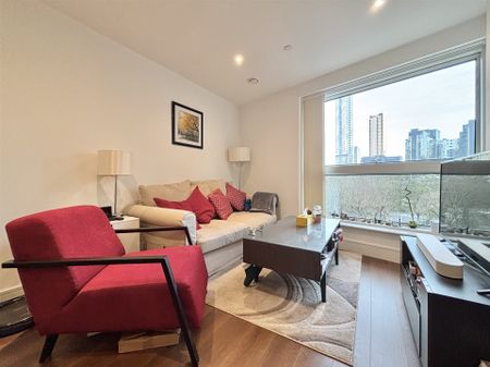 Lincoln Plaza, London - Photo 2