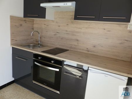 Roanne, 16 Rue Georges Sand, Résidence "Le Brossolette" - Photo 3