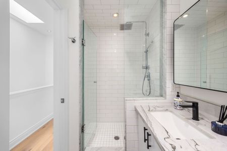 For Lease - 1011 Dundas Street, Toronto, Ontario - Photo 5