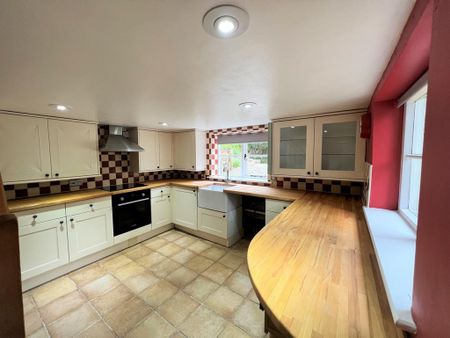 3 bedroom detached house to rent - Photo 4