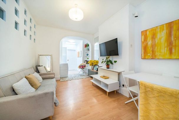 3 bedroom flat to rent - Photo 1