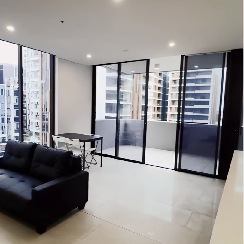 126 Banks Avenue, Sydney - Photo 1