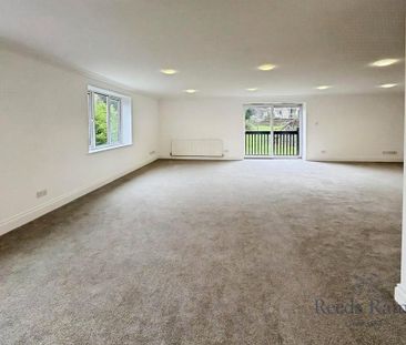 3 bedroom apartment to rent - Photo 2