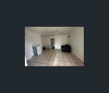 1 Bedroom Unit in Quiet, Convenient Location - Photo 1