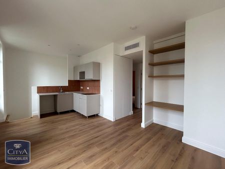 Location Appartement 4 pièces 66m² CANNES 06400 - Photo 2