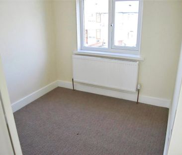 3 bedroom end of terrace house to rent - Photo 6