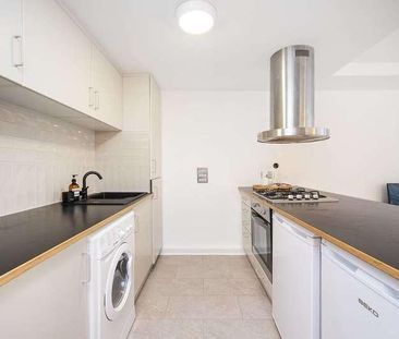 Mile End Road, Tower Hamlets, E1 - Photo 2