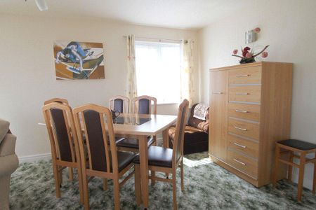 2 bedroom bungalow to rent - Photo 2