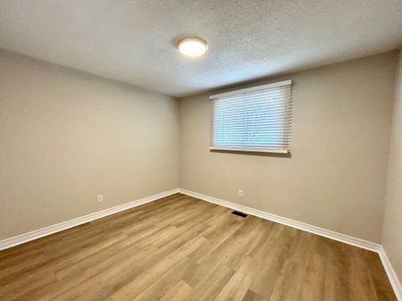 For Lease - 48 Ormond Street, Thorold, Ontario - Photo 2