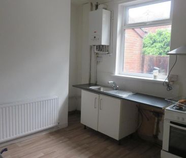 2 bedroom terraced house to rent - Photo 4