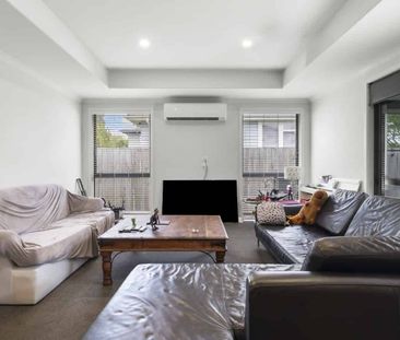 Modern home in a premium Cambridge location - Photo 4