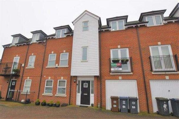 Cavell Drive, Bishops Stortford, CM23 - Photo 1