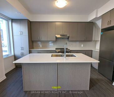 Condo Townhouse For Lease | N8050814 - Photo 1