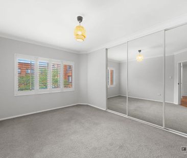 Modern Two-Bedroom Apartment in the Heart of Sutherland - Photo 2