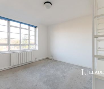 3 bedroom flat to rent - Photo 5