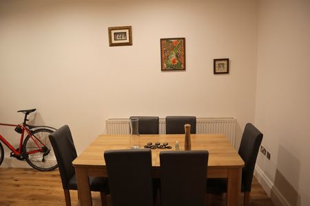 Room in a Shared Flat, Philbeach Gardens, SW5 - Photo 3